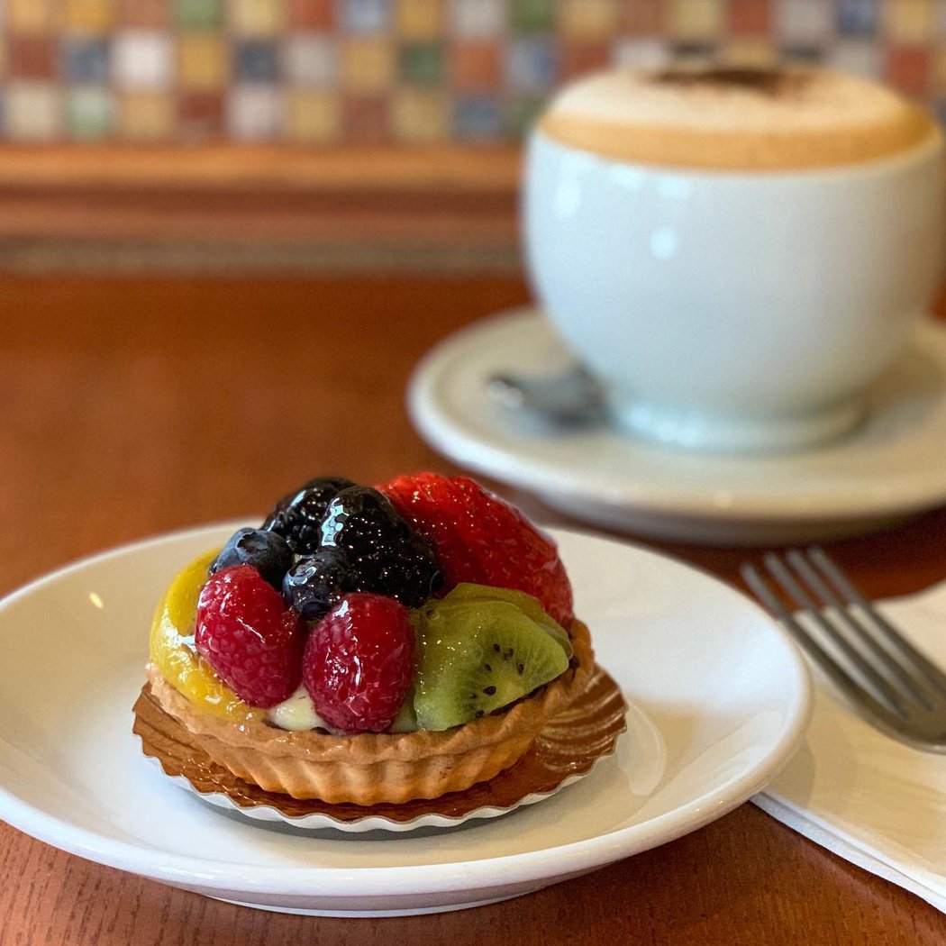 Caffé Mezza Luna 1